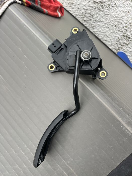 Pedal acelerador renault