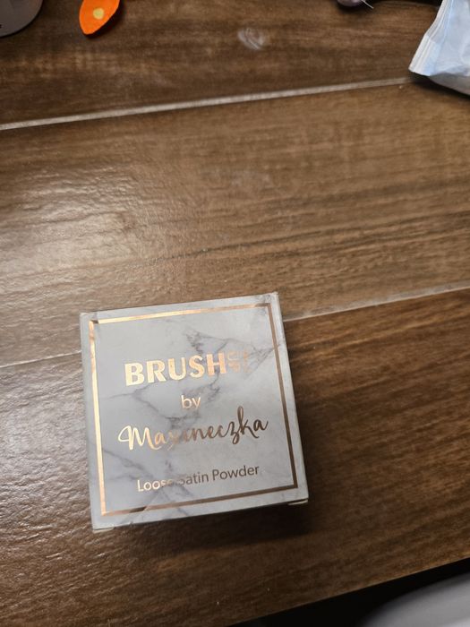 Mbrush by Maxineczka  puder do twarzy