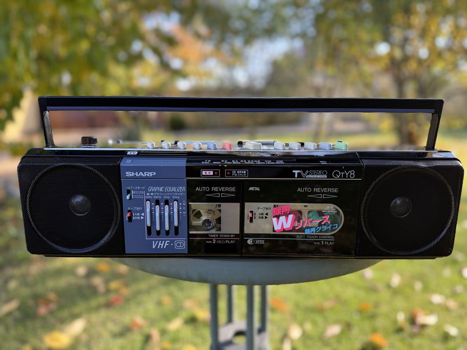 Продам магнитолу SHARP QT-Y8