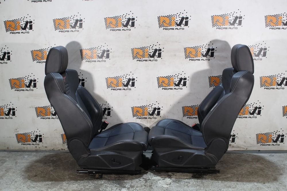 Conjunto de bancos FORD Focus III