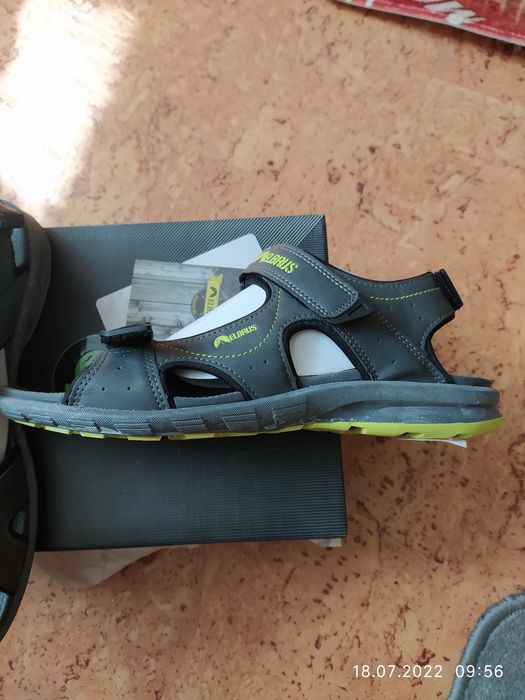 Сандалии новые !