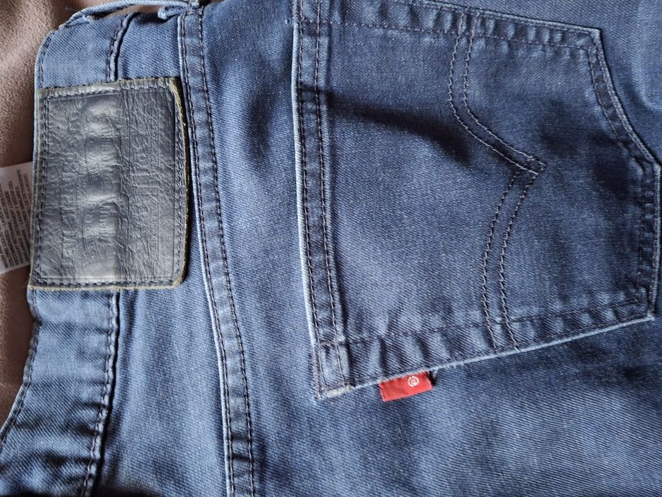 Jeansy Levis W33L34