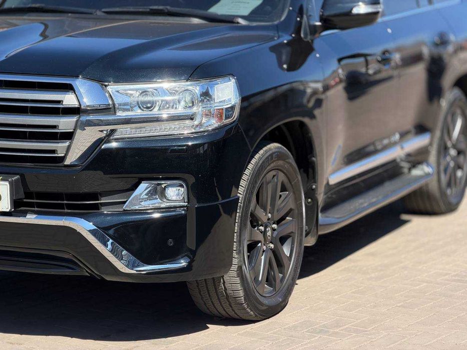 Toyota Land Cruiser 200