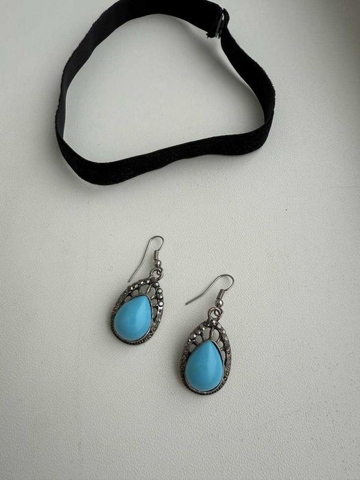 Прикраси блакитного кольору, підійде для костюма принцеси