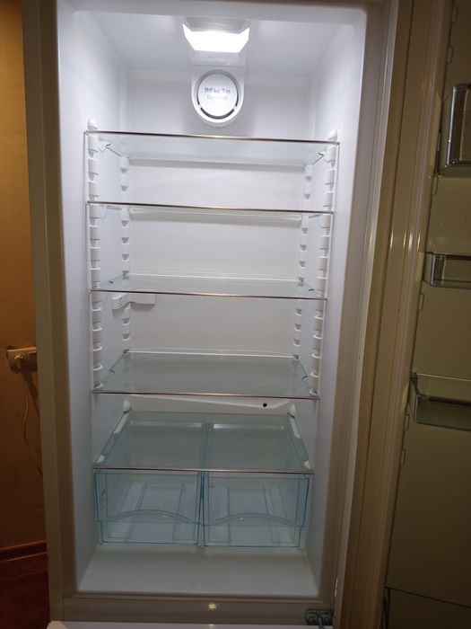 Холодильник Міеle