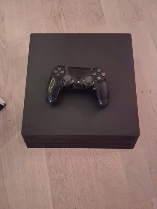 Продаю Playstation 4 pro