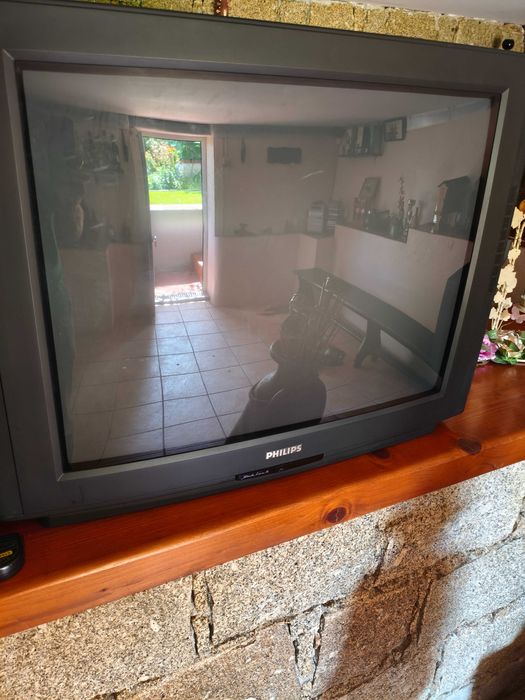 Televisão Philips antiga (grande) 75x55