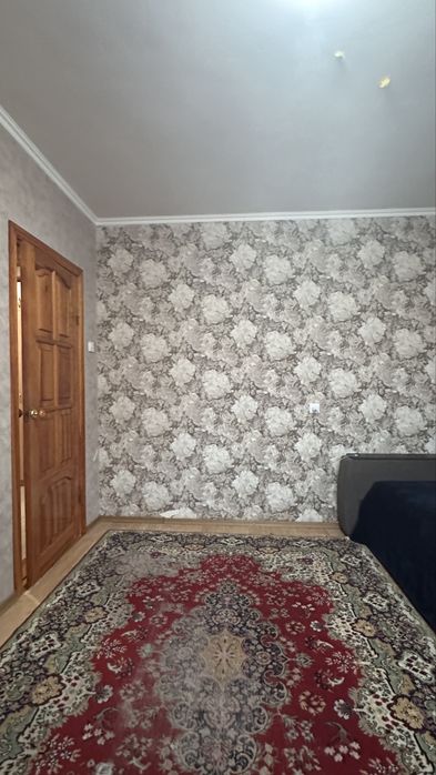 Продаж 3к  мікрорайон озерна
