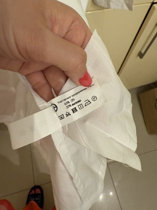 nowy biały fartuch dla pielęgniarki