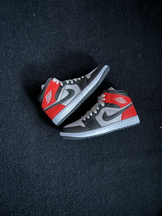 Air Jordan 1 Mid Light Orewood