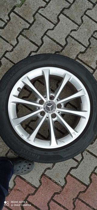 Felga Orginał Mercedec-Benz Felga 6,5J R17 ET44 Opona Pirelli 205/55 R17 letnia