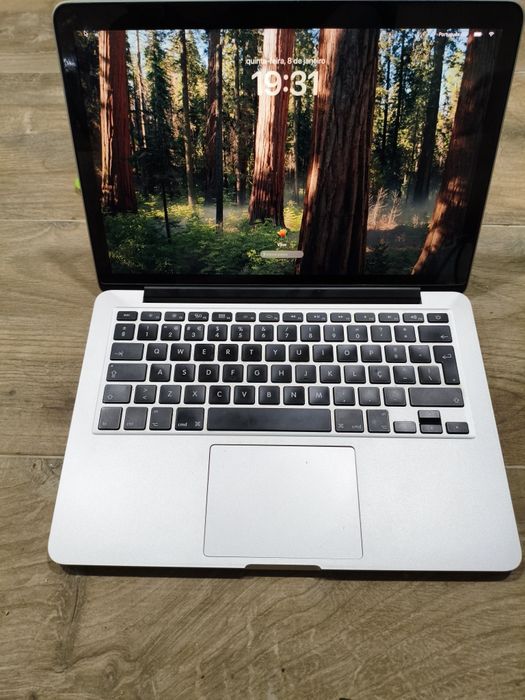 MacBook pro 2015 8gb 1tb