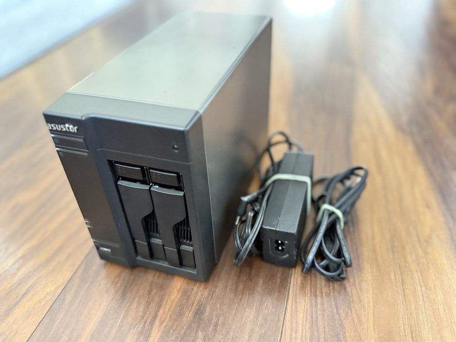 Serwer  Nas Asustor AS6102T
