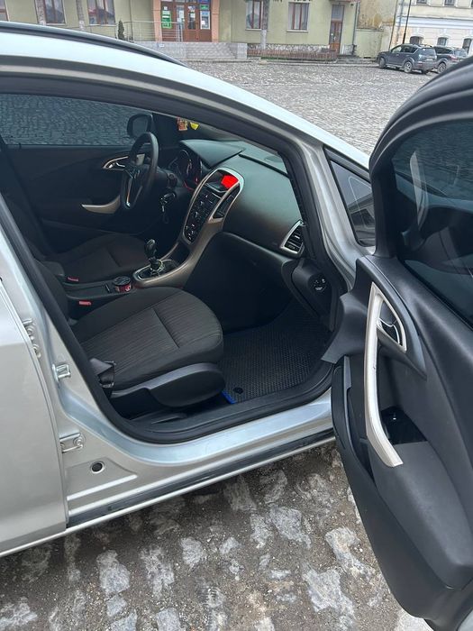 Opel Astra j 1.7