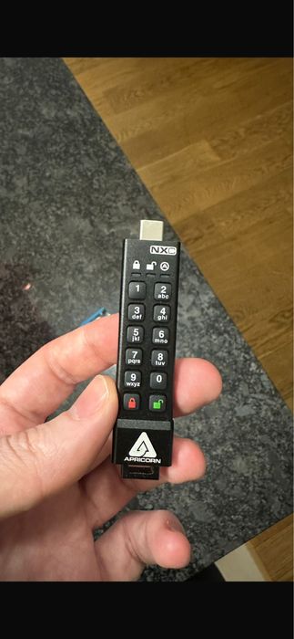 Apricorn Aegis Secure Key 3NXC – USB-C зашифрована флешка (64GB)