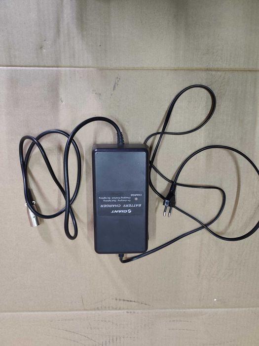 Ładowarka do roweru elektrycznego Giant Twist 4 pinowa