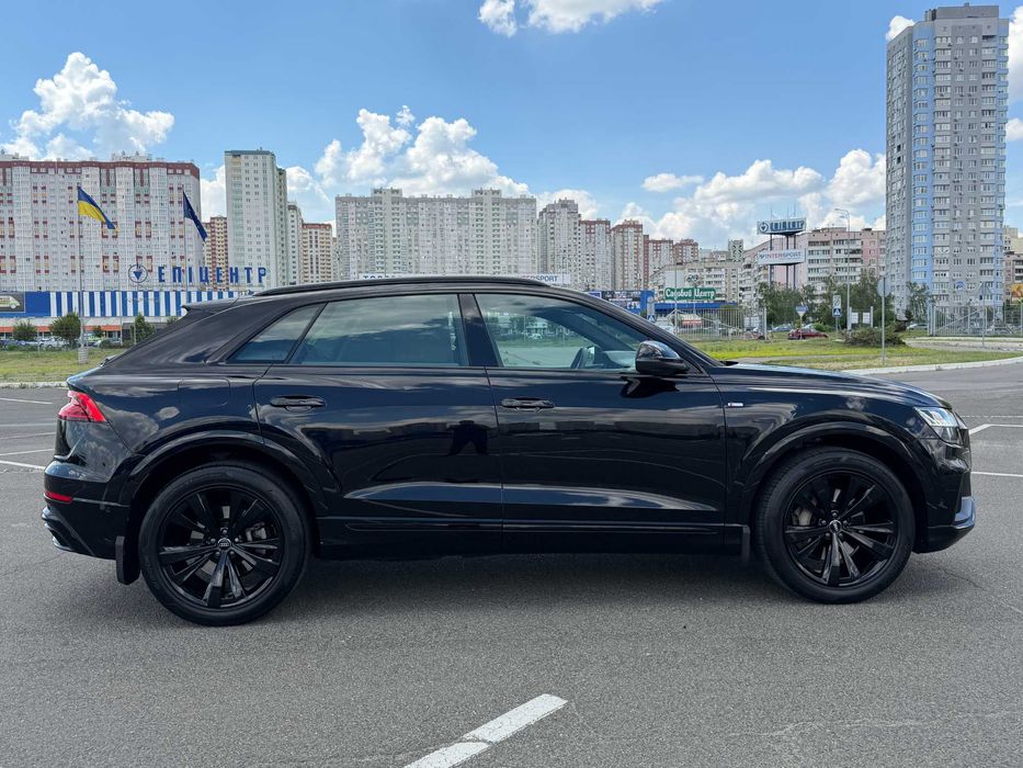 Audi Q8 55TFSi Official