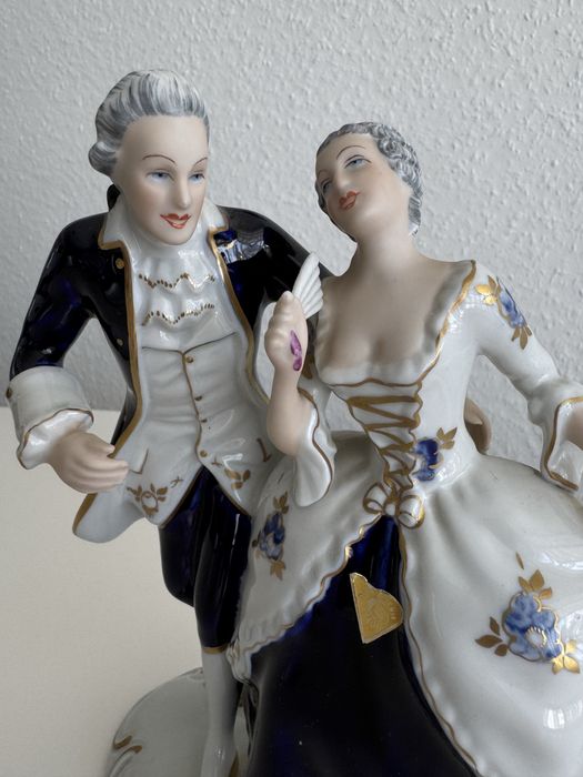 Figurka Royal Dux dworska para w tańcu