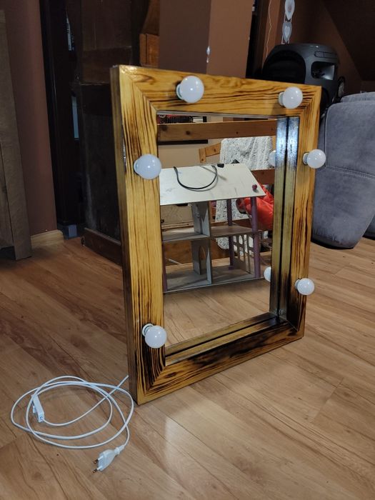 Lustro rustykalne podświetlane do makijażu