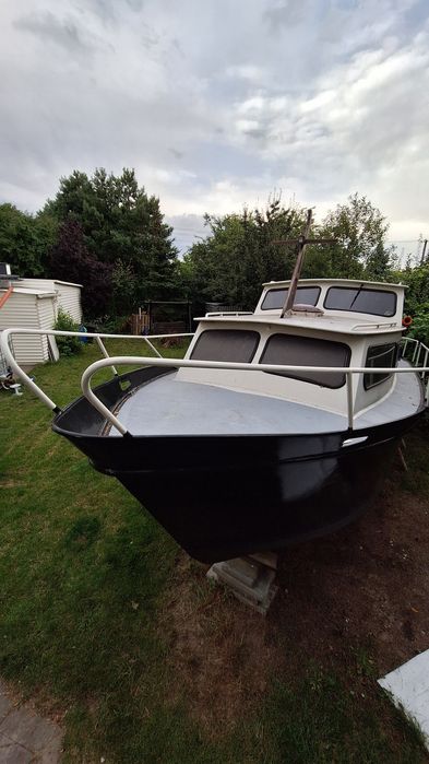 Sprzedam kabinowy Jacht Motorowy bez patentu