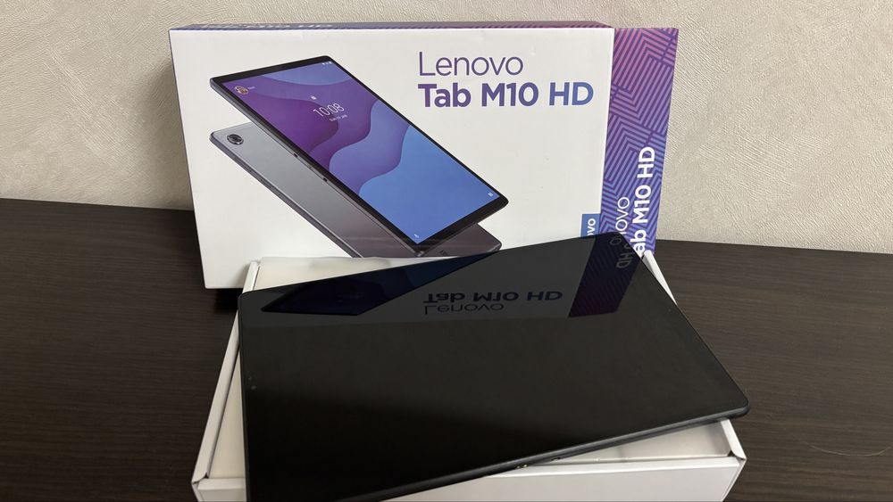 планшет Lenovo Tab M10 HD.