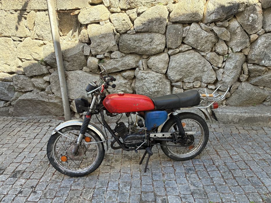 Motorizada rensak casal