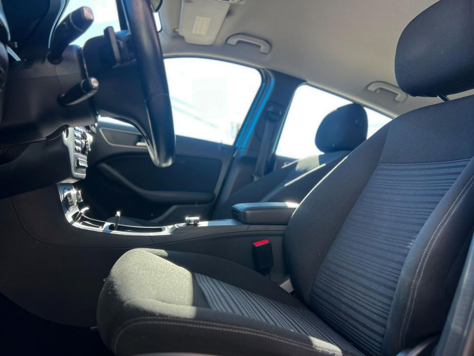 Mercedes-Benz B 180 — fotografia 4
