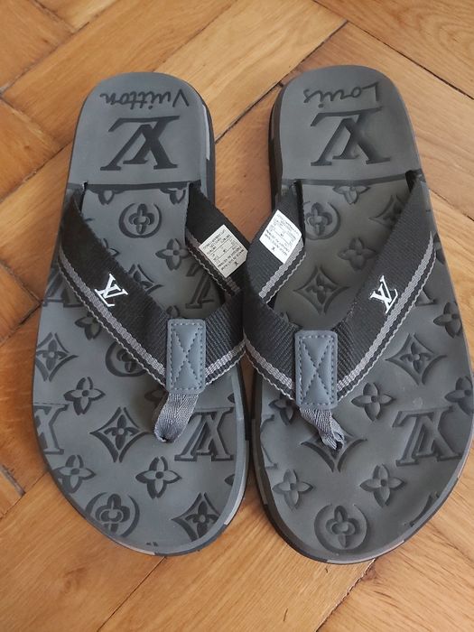Sprzedam klapki Louus Vuitton.