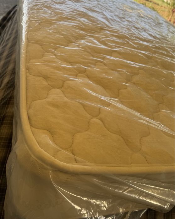 Cama c/ Estrado e Colchão