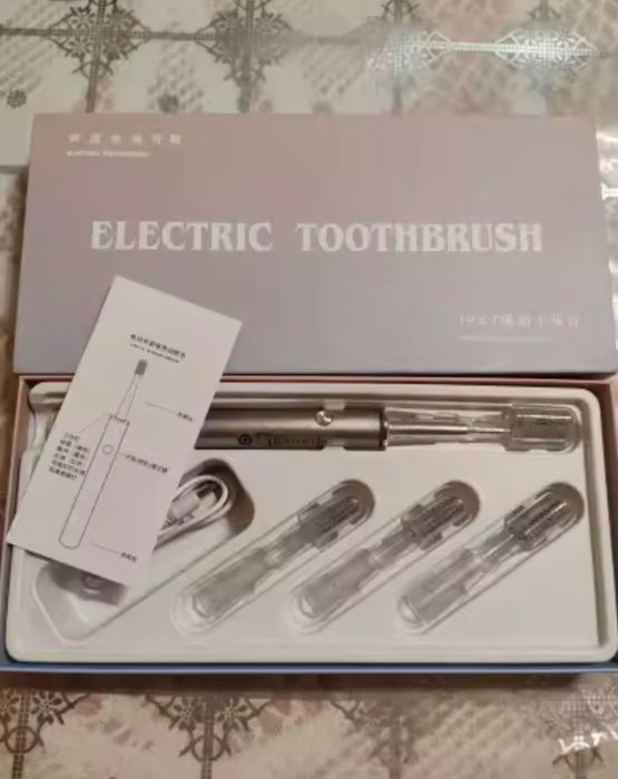 Электрическая зубная щетка IPX7