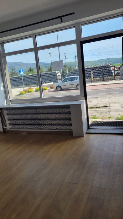 Wynajmę lokal o łącznej powierzchni 90m2