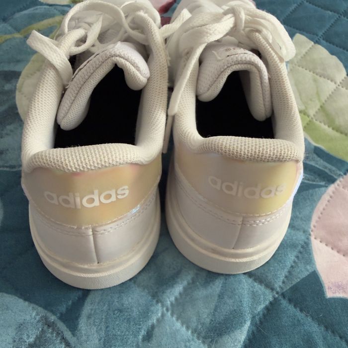 Sapatilhas Adidas como novas