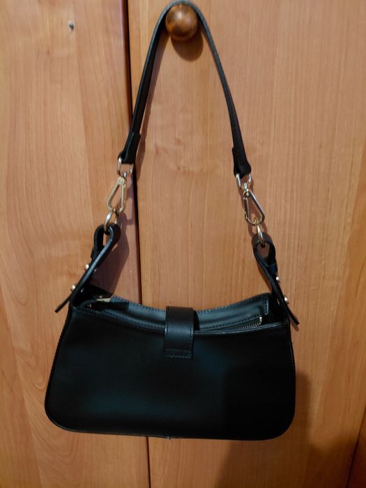 Продам сумочку з натуральної гладкої кожі