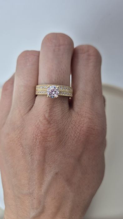 Nowy złoty pierścionek zaręczynowy z cyrkonią,cyrkoniami,obrączka p585