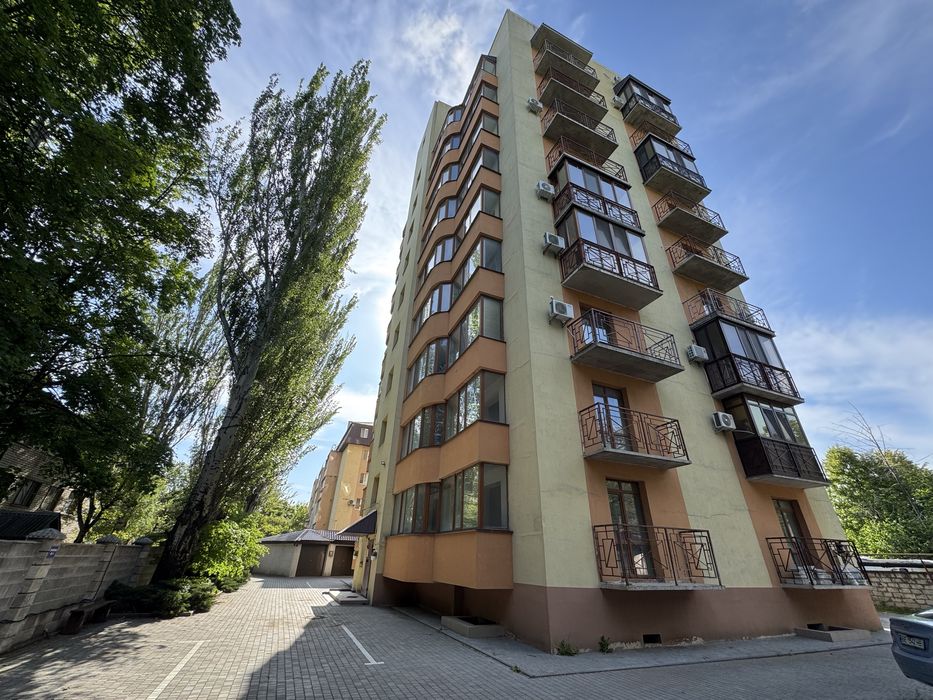 Продажа 2к в новом доме на Космонавтов