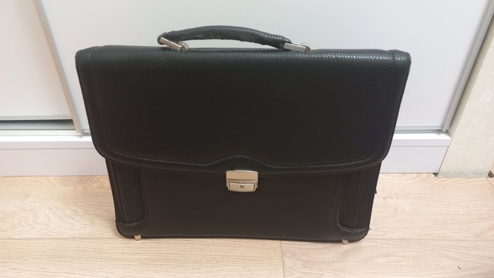 Чоловічий портфель