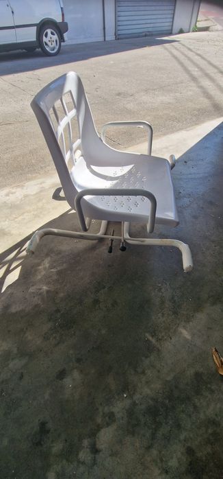 Cadeira rotativa banho