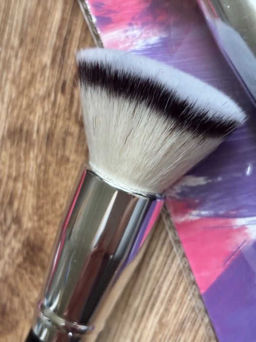 Пензель для основи bionic flat top buffer Coastal scents