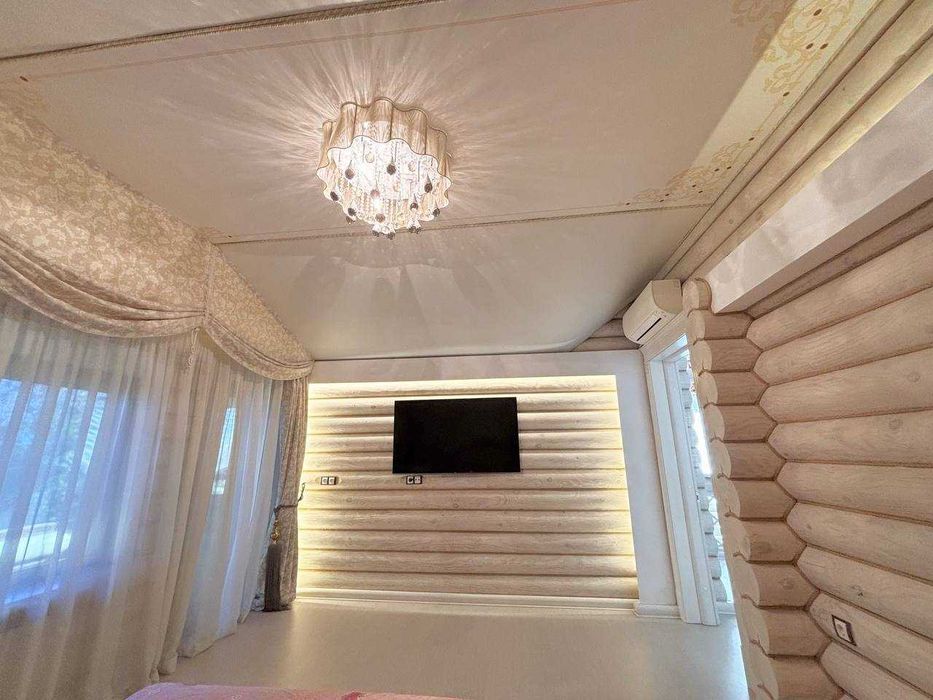 Продам дом в Новоселовке. Участок 25 сот. Солнечные панели. Бассейн.