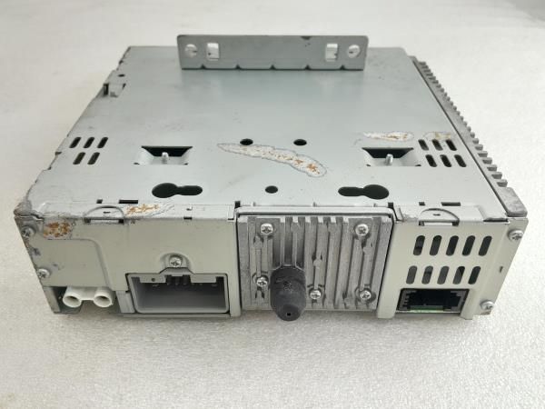 Rádio / auto-rádio VOLVO V50 (MW)