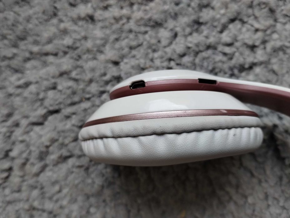 Słuchawki Bluetooth, na kartę i na kabel