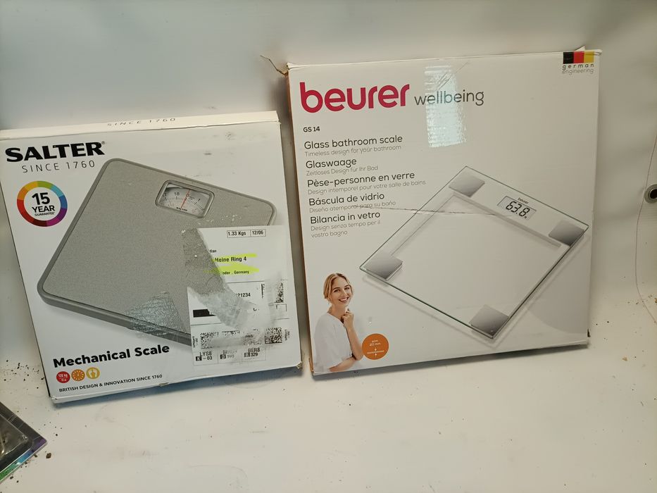 Dwie wagi łazienkowe