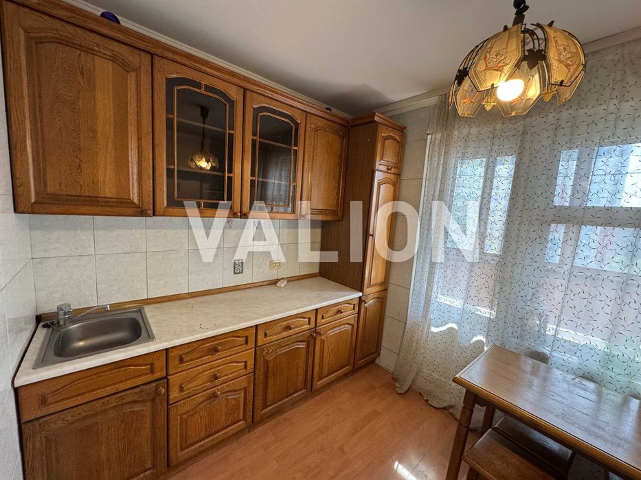 Продам 3-кімнатну квартиру з ремонтом вул.Хорольська 1,  Дарницький вокзал Дарницька(Ленінградська) пл