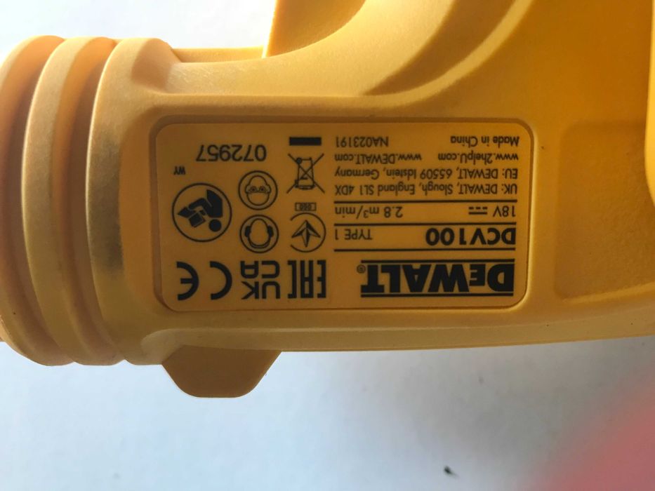 Повітродувка акумуляторна DeWALT DCV100 з Англії