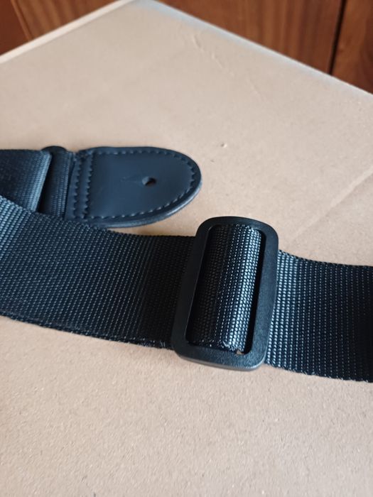 Correia Fender para guitarra