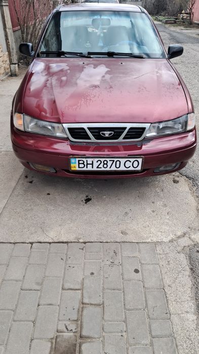 Автомобиль Деу Нексия.