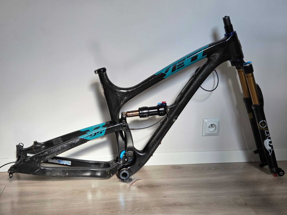 Rama YETI SB95c carbon + Fox CTD / M