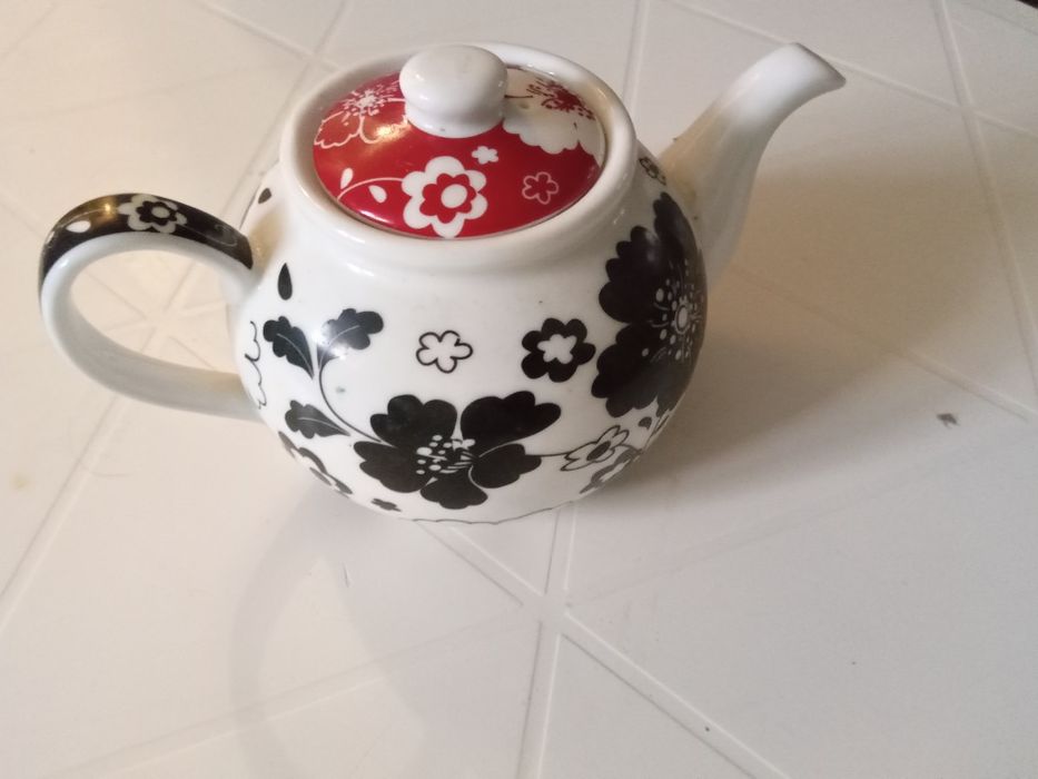 Porcelain Teapot64729815261699124