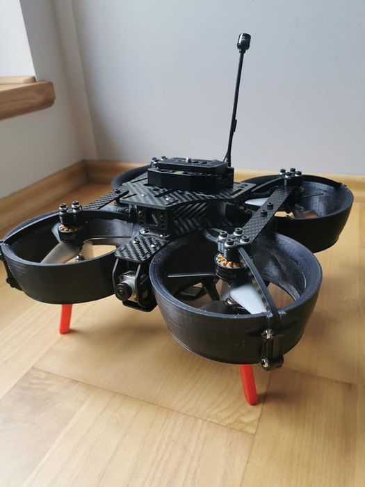 Dron fpv cinelifter x8 cinewhoop blackmagic