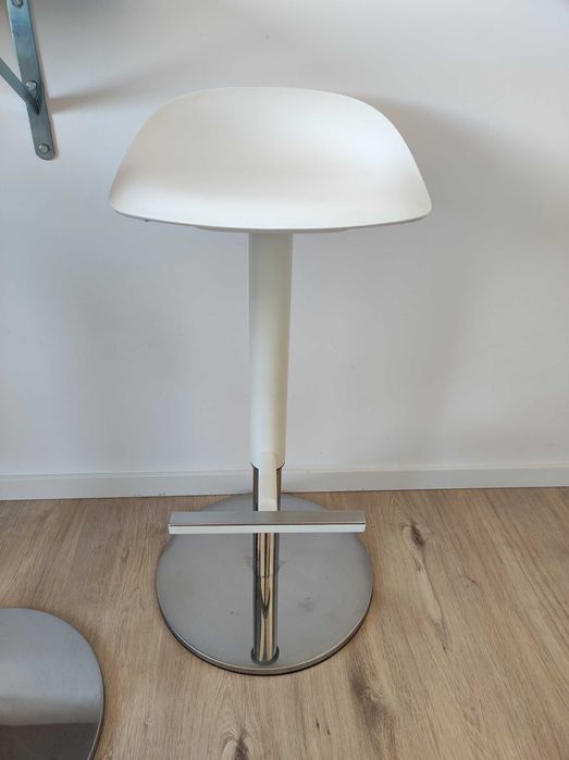 4 Krzesła barowe Hoker Janinge białe